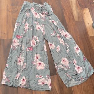 Simplee Floral loose wide open leg